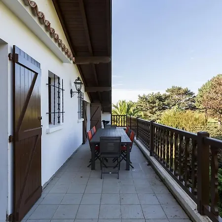 Typical Apartment With A Big Swiming Pool And A View Toward The Pyrenees *